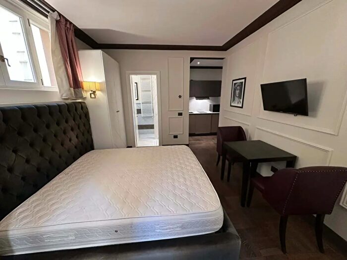 Appartamento monolocale in affitto in Via dei Brunelleschi, Firenze