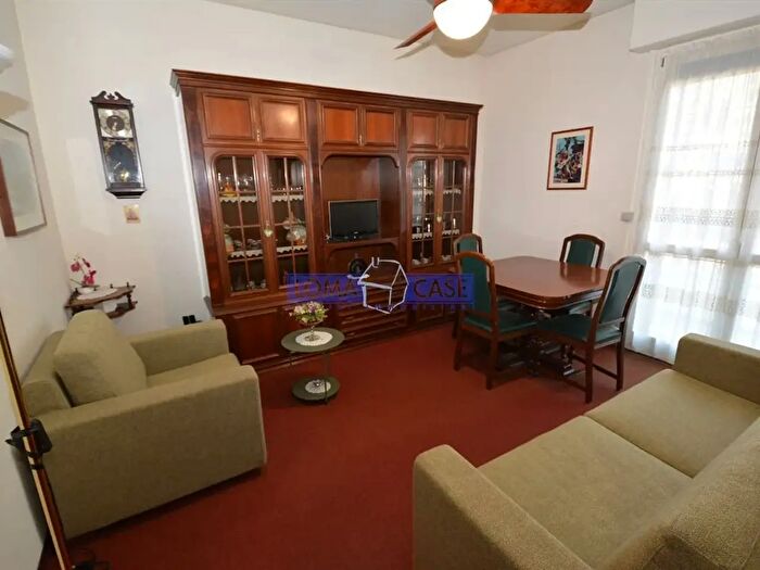 Appartamento trilocale in vendita in Via Milano, Lomagna