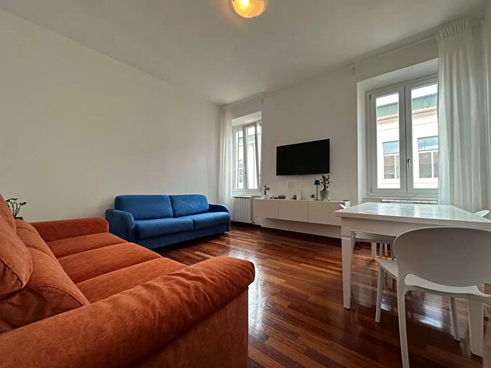 Appartamento con 7 locali in vendita in Via Curtatone, Ancona