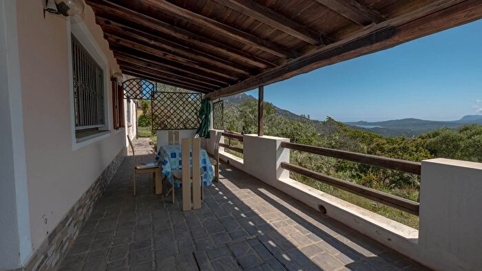 Casa con 6 locali in vendita in Sole Ruiu, Olbia