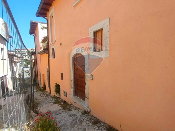 Casa bilocale in vendita in Via del Selciato, Poggio Picenze