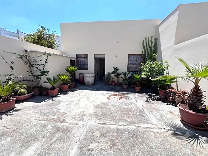 Casa quadrilocale in vendita in Via Bellini, Galatina