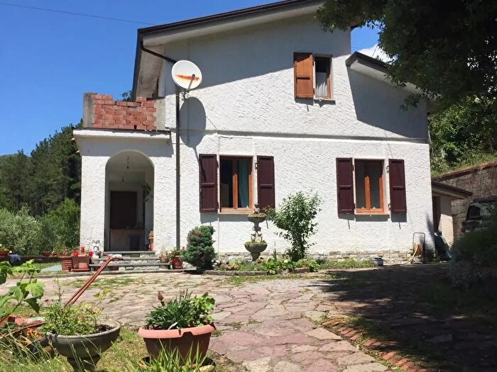 Casa con 8 locali in vendita in Via Gignola, Fosdinovo