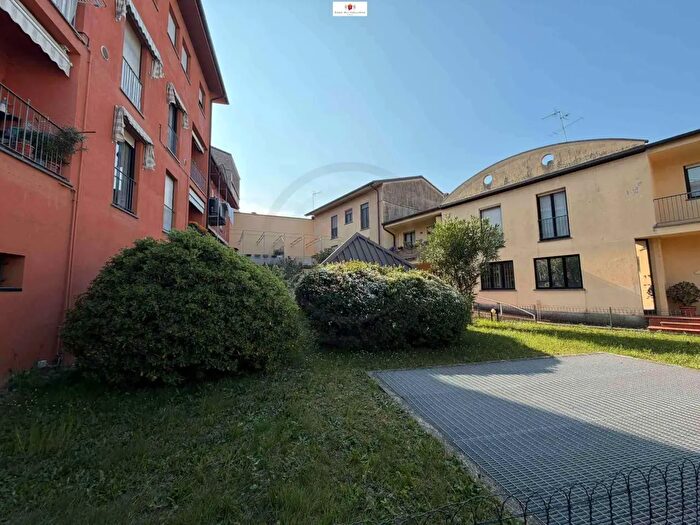 Appartamento bilocale in vendita in Corso Martiri della Liberazione, Lecco