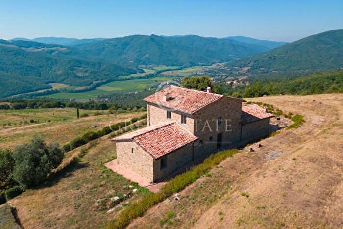 Casa con 6 locali in vendita in Frazione Muccignano, Citta Di Castello