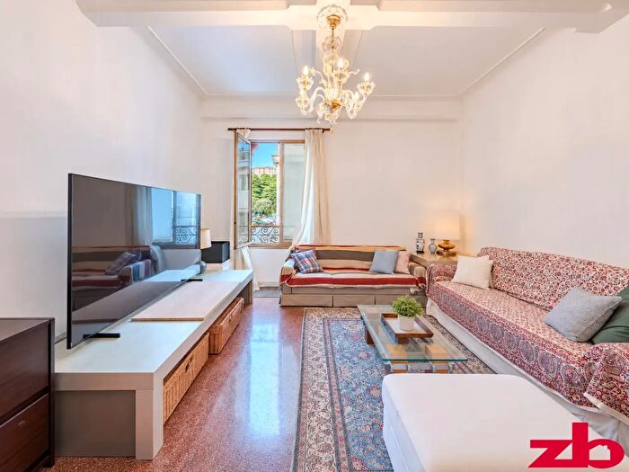 Appartamento con 6 locali in vendita in Via Finocchiaro Aprile, Genova