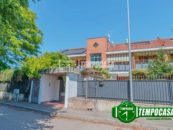 Appartamento bilocale in vendita in Via Monsignor Luigi Giussani, Battuda