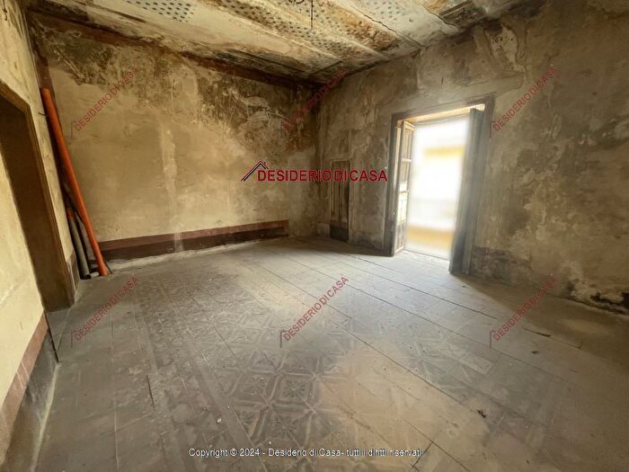 Casa con 6 locali in vendita in Carini