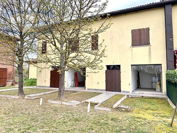 Casa con 5 locali in vendita in Via Savena Vecchia, Baricella