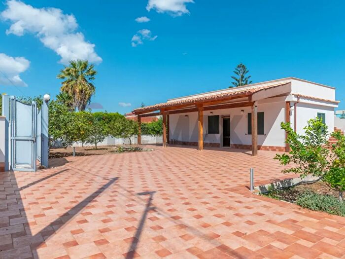 Casa quadrilocale in vendita in Via Fernando Pizarro, Siracusa