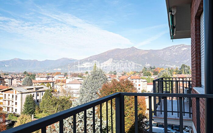 Appartamento bilocale in vendita in Via ai Campi, Oggiono