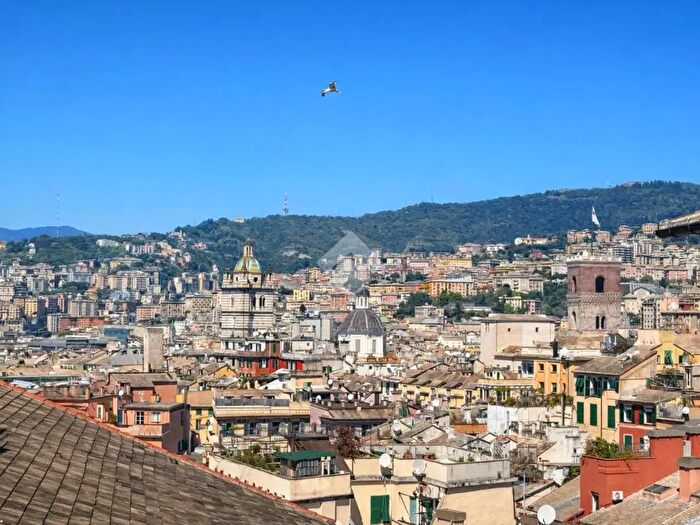 Appartamento quadrilocale in vendita in Vico delle Fate, Genova