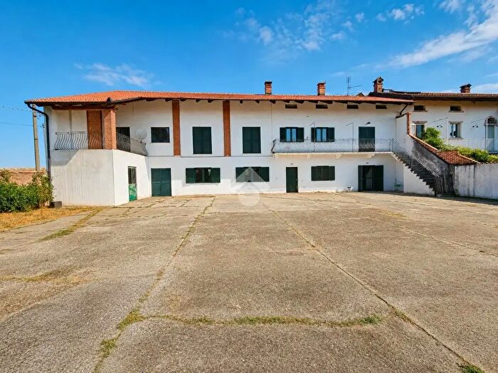 Casa con 5 locali in vendita in Str Olmetto, Cigliano