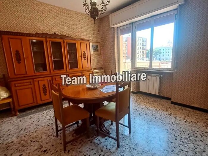 Appartamento con 5 locali in vendita in Livorno