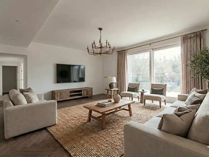 Appartamento con 6 locali in vendita in Piazza Visconti, Rho