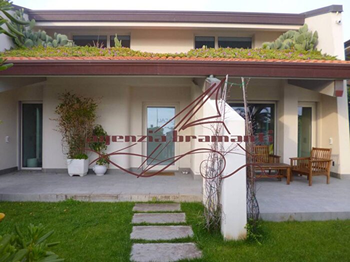 Casa quadrilocale in affitto in Viale Italico, Centro, Forte dei Marmi