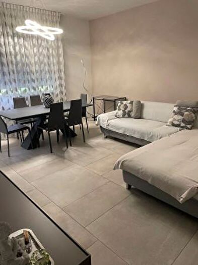 Casa con 6 locali in vendita in Via dei Traeri, Modena