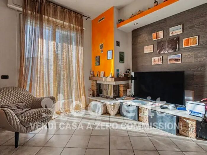 Appartamento trilocale in vendita in Via Giulio Pastore, Giussano