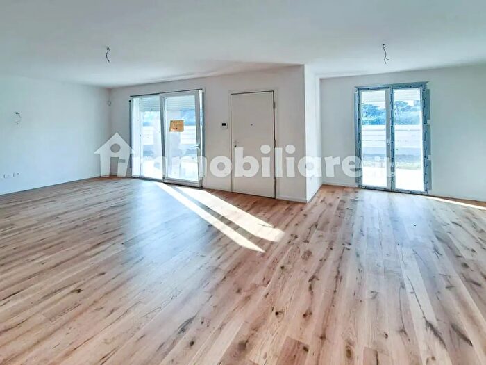 Casa con 6 locali in vendita in Via Moncenisio, Albignasego