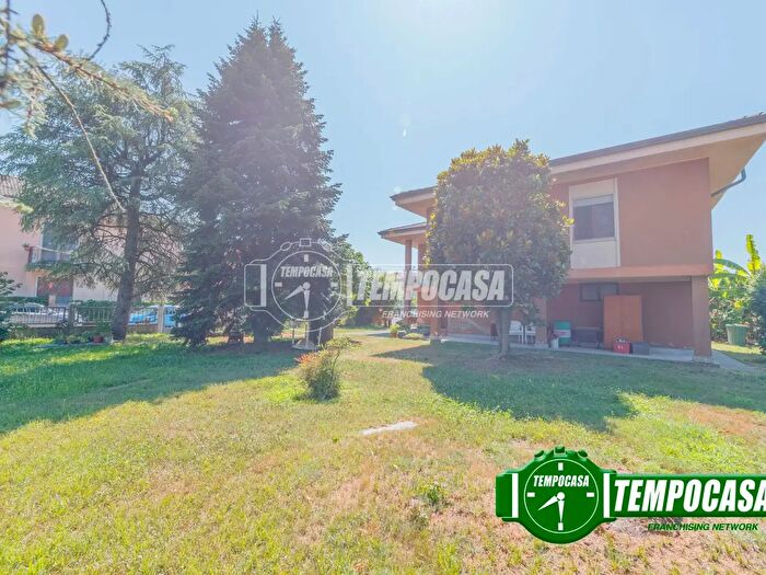 Casa quadrilocale in vendita in Via G Matteotti, Giussago