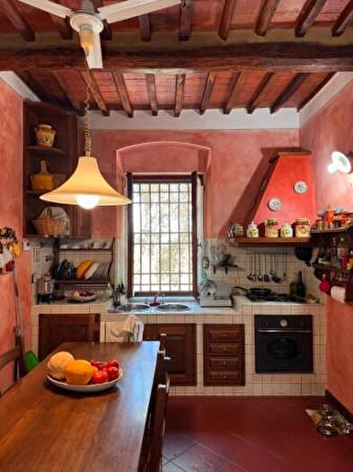 Casa quadrilocale in vendita in Via Cugnia, Seravezza