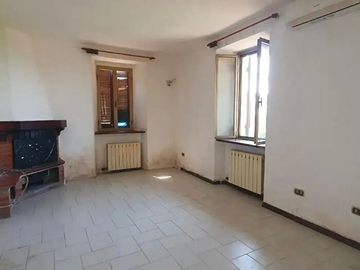 Casa quadrilocale in vendita in dei Colli, Massa