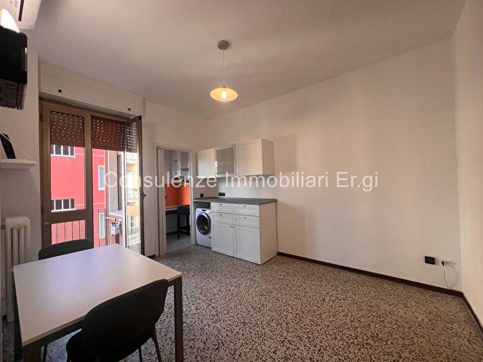 Appartamento bilocale in affitto in Via Alessandro Volta, Centro, Garbagnate Milanese