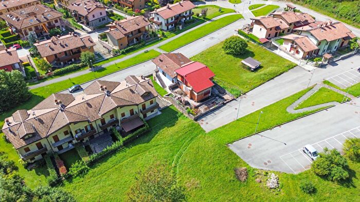 Casa con 5 locali in vendita in Via Dreher, Onore