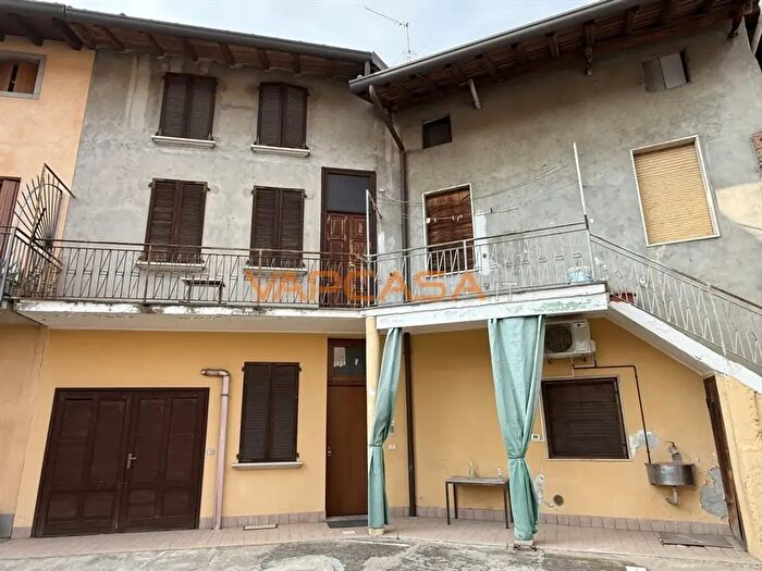 Casa con 7 locali in vendita in Martinengo