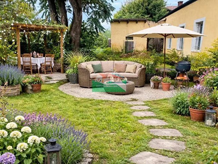 Appartamento con 5 locali in vendita in Via del Sale, Ravenna