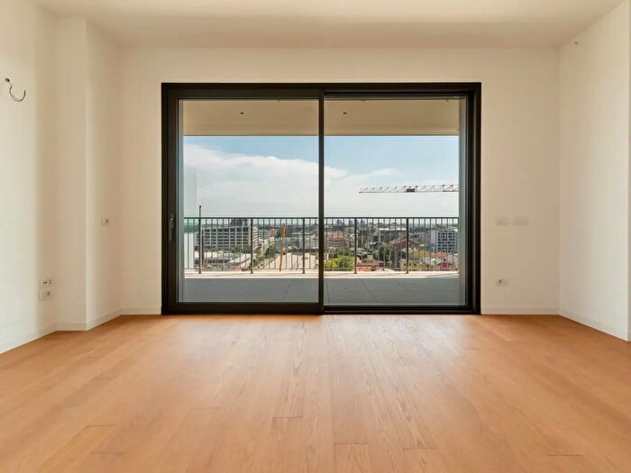 Appartamento trilocale in vendita in Via Adamello, Milano