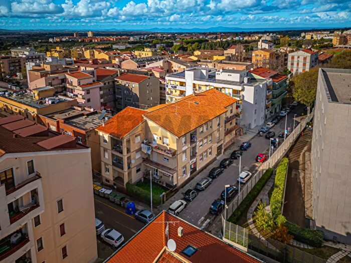 Appartamento con 7 locali in vendita in Via Flumenargia, Sassari