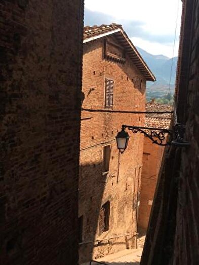 Appartamento con 5 locali in vendita in Via Giacomo Leopardi, Sarnano