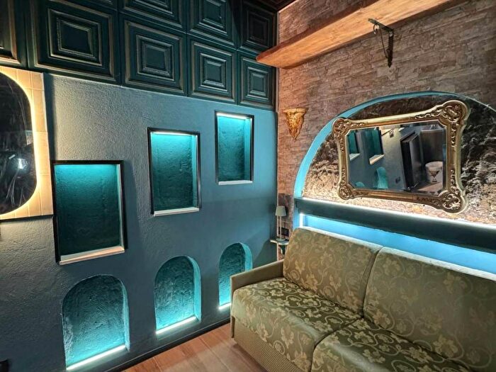 Appartamento monolocale in affitto in Piazza Dante, Centro Storico, Napoli