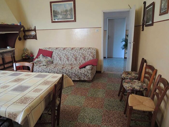 Casa con 9 locali in vendita in Via Circondaria Sud Castelfranco Emilia Modena, Castelfranco Emilia