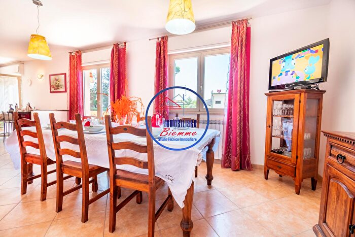 Casa con 13 locali in vendita in Viareggio