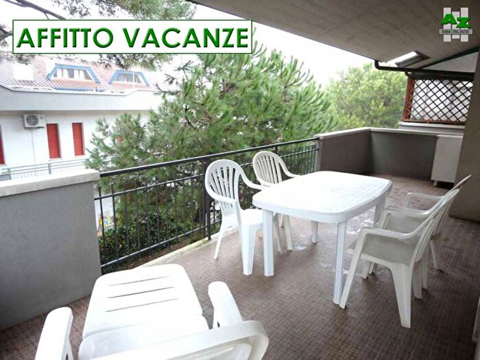 Appartamento trilocale in affitto in Viale dei Pini, Zadina Parco di Ponente, Cesenatico