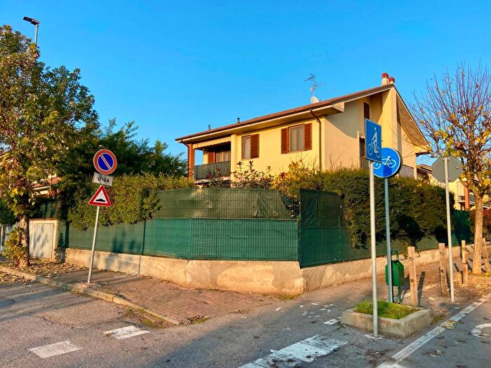 Appartamento trilocale in vendita in Via Arturo Toscanini, Ceranova