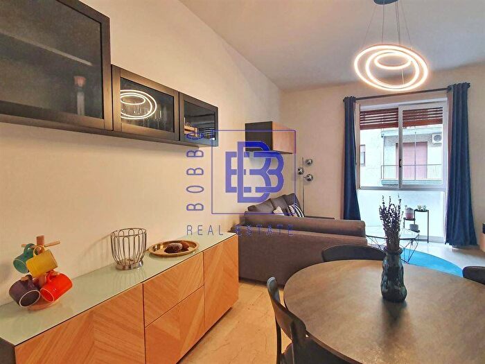 Appartamento bilocale in affitto in Via Copernico, Centrale, Milano