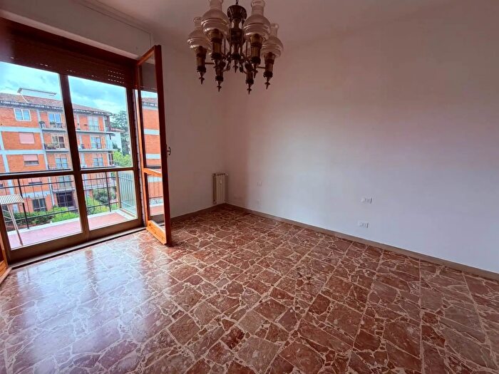 Appartamento quadrilocale in affitto in Via Bugiardini, Firenze
