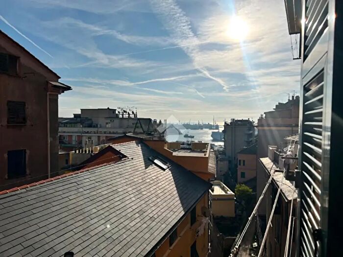 Appartamento quadrilocale in vendita in Salita degli Angeli, Genova