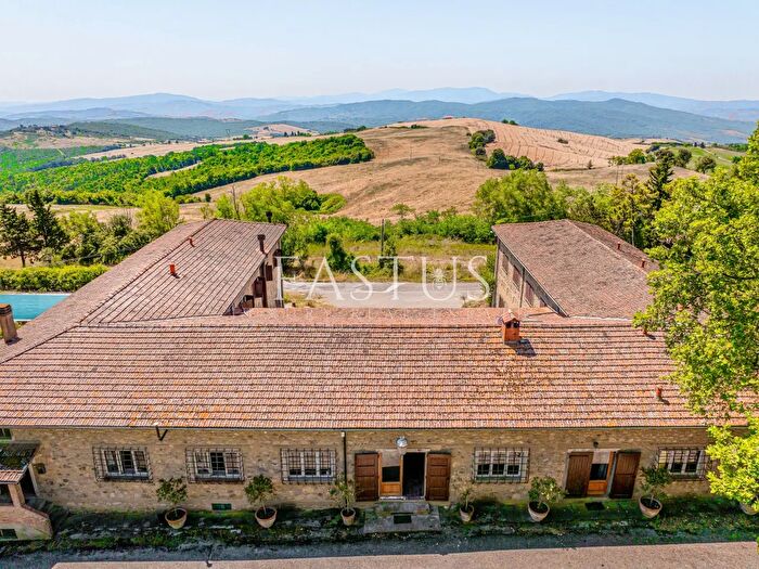 Casa con 20 locali in vendita in Via della Rocca, San Gimignano