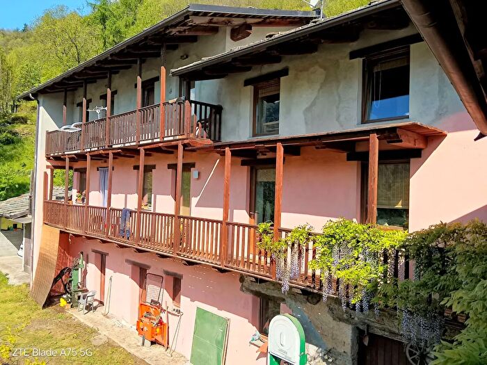 Casa con 13 locali in vendita in Via Coppieri, Torre Pellice