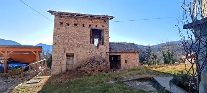 Casa trilocale in vendita in Via Brevieno, Blello