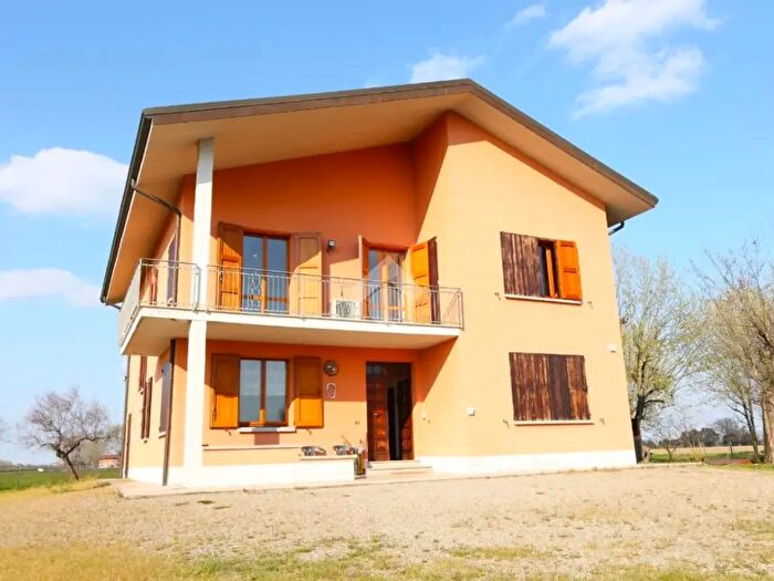 Casa con 9 locali in vendita in Via Garibaldi, Anzola DellEmilia