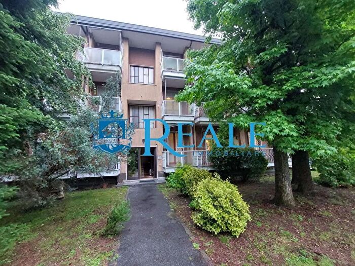 Appartamento con 11 locali in affitto in Via Cavour Magenta, Magenta