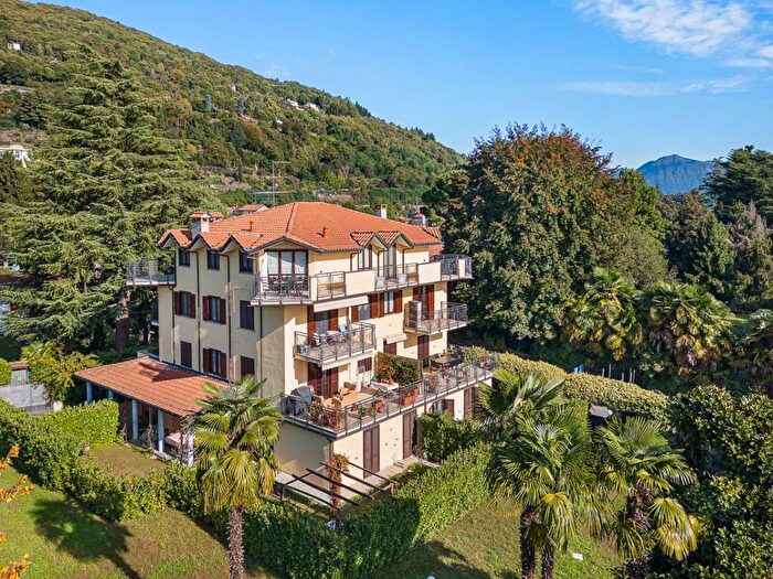 Appartamento trilocale in affitto in Viale Riva, Centro, Lesa