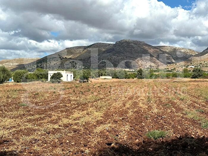 Casa quadrilocale in vendita in Contrada Petrara, Avola
