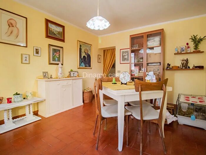 Casa con 5 locali in vendita in Via del Poggiolo, Prato