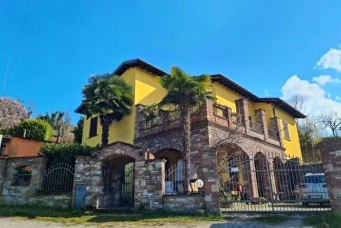 Casa con 5 locali in vendita in Località Vallecrosia Golferenzo, Golferenzo